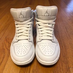 Nike Air Size 8 - White